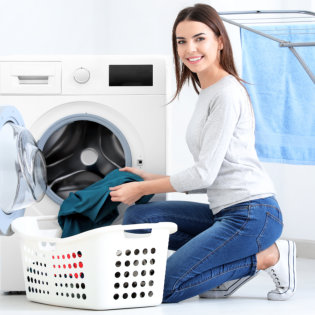 woman doing laundries